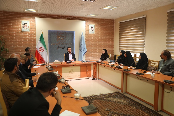 نخستین میزگرد رسانه و گردشگری در اردبیل برگزار شد