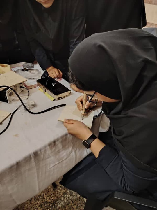 آموزش صنایع دستی به مدارس شیراز راه یافت/ اجرای پویش طرح دستان کوچک، هنرهای بزرگ در استان فارس 