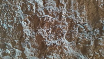 کشف نخستین کتیبه پهلوی در آباده/ گواهی بر قدمت ۱۵۰۰ ساله شهر