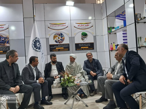 بازدید استاندار از غرفه استان قم در نمایشگاه ایران اکسپو