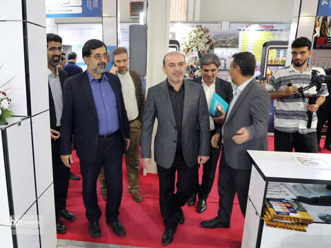 بازدید استاندار از غرفه استان قم در نمایشگاه ایران اکسپو