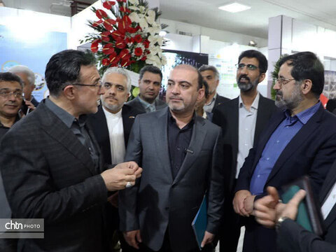 بازدید استاندار از غرفه استان قم در نمایشگاه ایران اکسپو