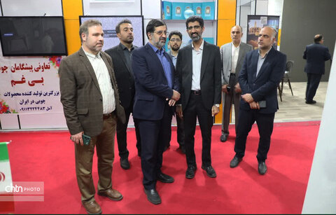 بازدید استاندار از غرفه استان قم در نمایشگاه ایران اکسپو