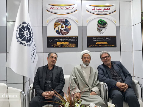 بازدید استاندار از غرفه استان قم در نمایشگاه ایران اکسپو