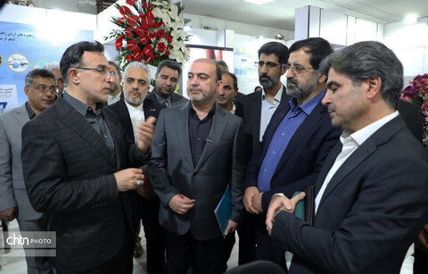 بازدید استاندار از غرفه استان قم در نمایشگاه ایران اکسپو