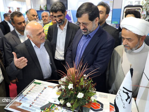 بازدید استاندار از غرفه استان قم در نمایشگاه ایران اکسپو