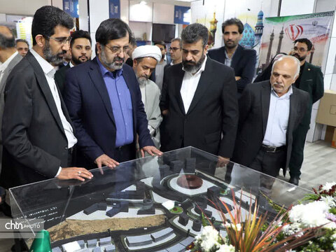 بازدید استاندار از غرفه استان قم در نمایشگاه ایران اکسپو