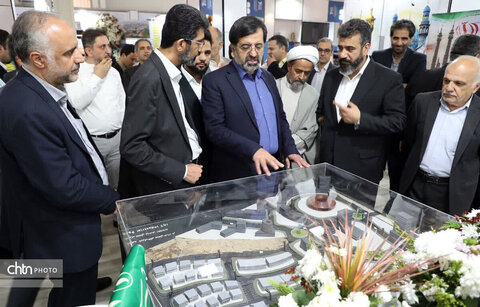 بازدید استاندار از غرفه استان قم در نمایشگاه ایران اکسپو