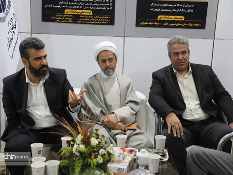 بازدید استاندار از غرفه استان قم در نمایشگاه ایران اکسپو