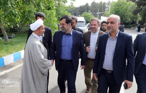 بازدید استاندار از غرفه استان قم در نمایشگاه ایران اکسپو