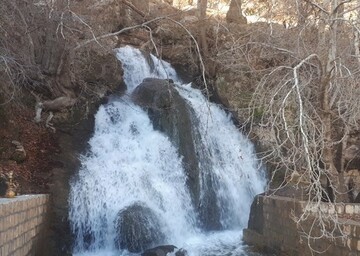آبشار بهرام بیگی؛ نگین طبیعت دنا