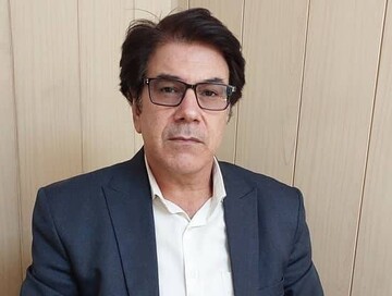 هر روز به اعتبار نام تو قد می‌کشیم 
