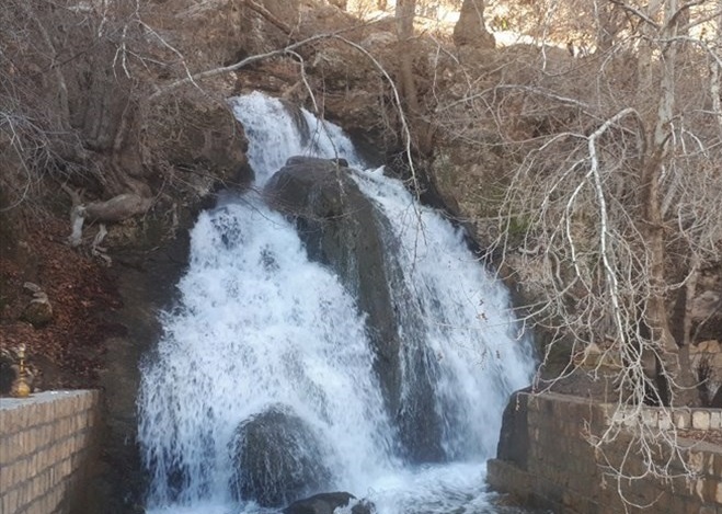 آبشار بهرام بیگی دنا