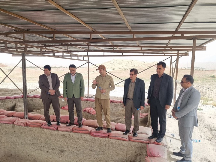 بازدید مشترک اداره‌کل میراث فرهنگی و دیوان محاسبات از طرح‌های در دست اجرا در ایلام