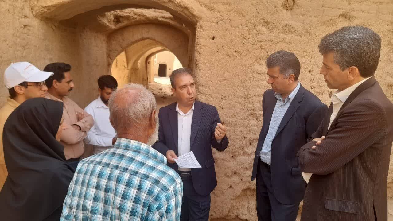 برگزاری کارگاه مشارکتی مطالعه و حفاظت از قلعه تاریخی عزآباد