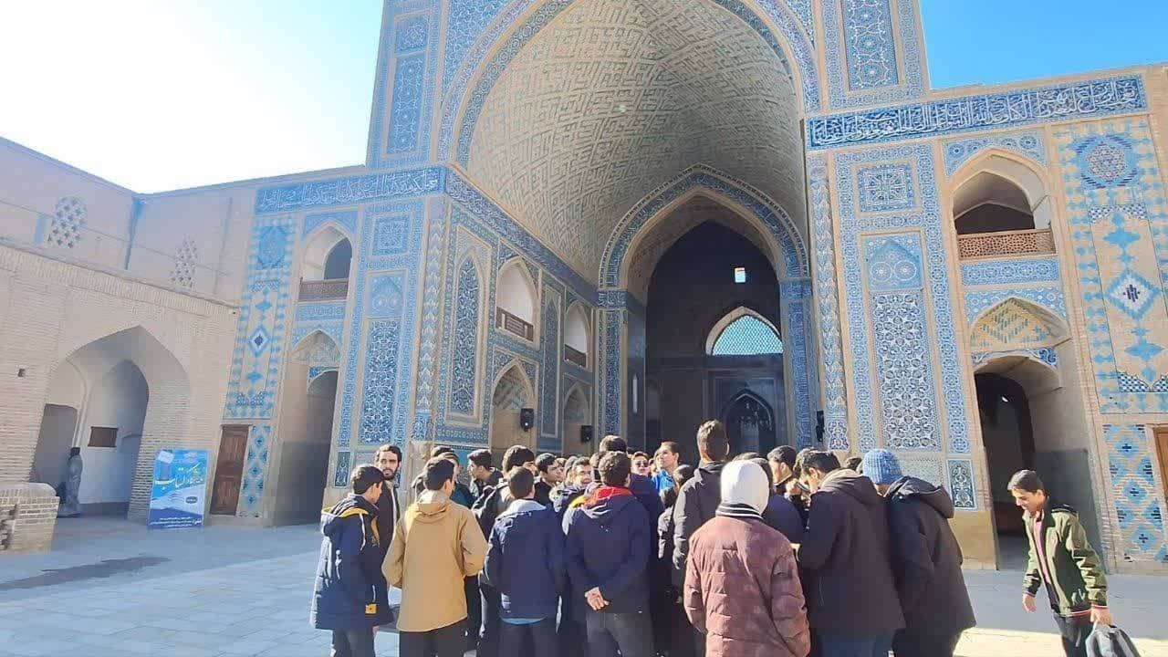 برنامه «دورت بگردم یزد من»؛ تجربه‌ای موفق در حوزه گردشگری