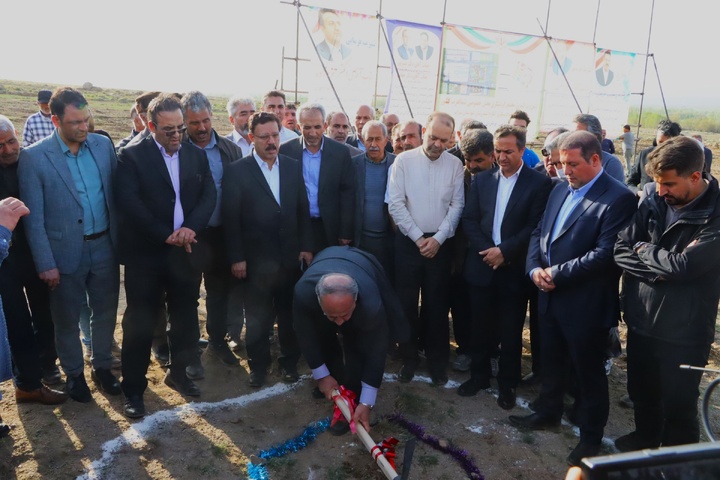 کلنگ‌زنی  مجتمع گردشگری بخش خصوصی سراب/ اشتغال‌زایی مستقیم برای ۶۰۰ نفر در سراب/ حمزه‌زاده: رشد گردشگری در گرو توسعه متوازن زیرساخت‌ها است