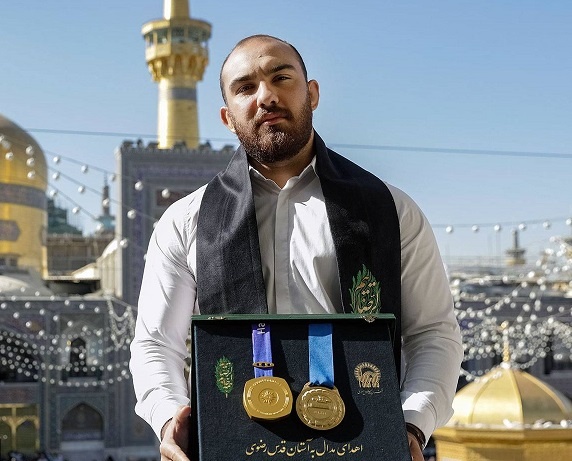 خادمی امام رضا(ع) بزرگ‌ترین افتخار زندگی من است/ ایران همیشه در سایه‌ حضرت رضا(ع) قرار دارد