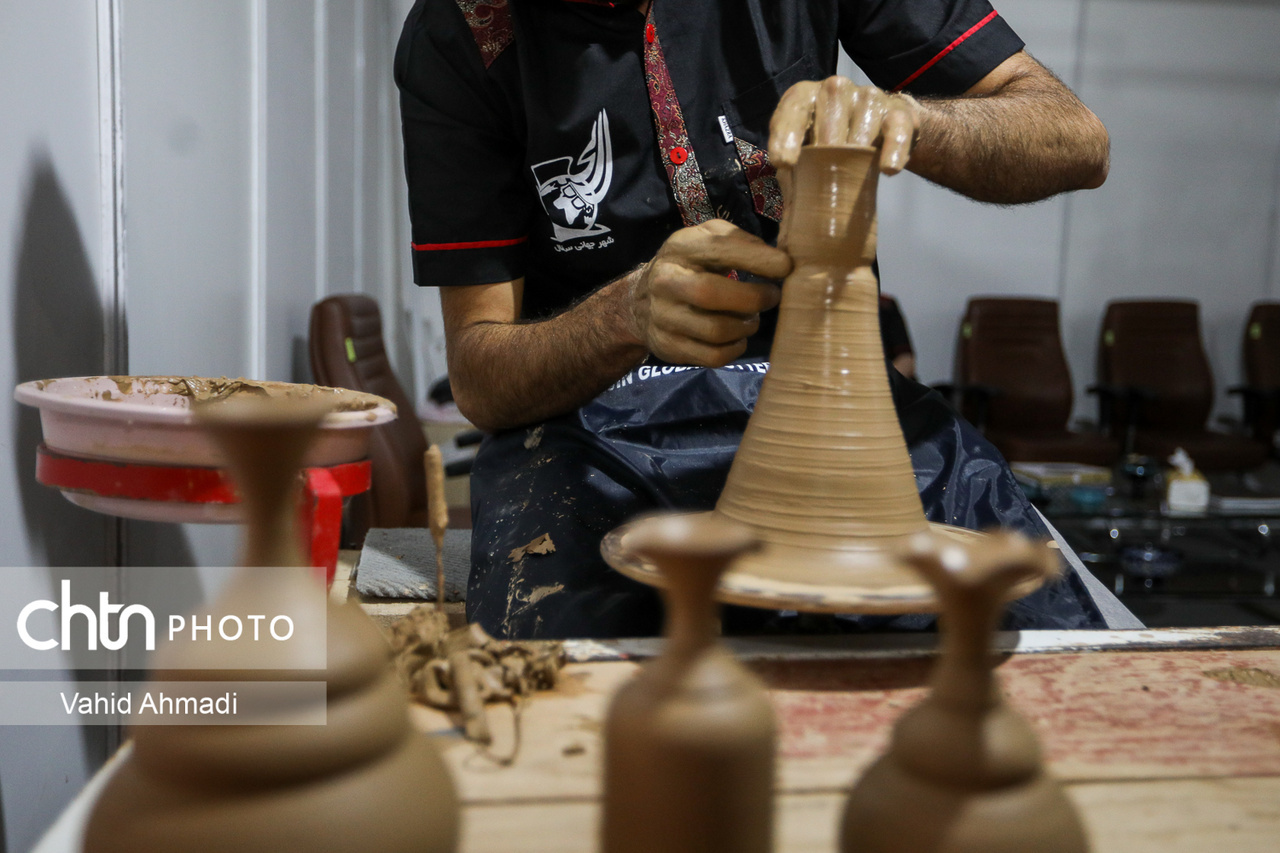 صنایعدستی، نگین درخشان ایراناکسپو ۲۰۲۵/ بازار جهانی، در تیررس هنرمندان ایرانی