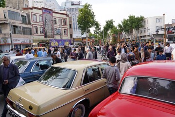 مسابقه خودروهای کلاسیک در خوی برگزار شد    