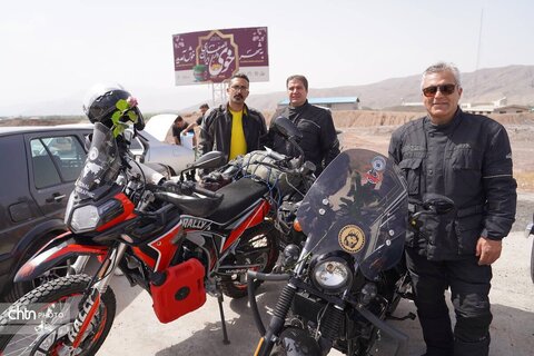 رژه خودروهای کلاسیک در خوی