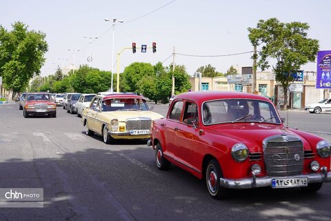 رژه خودروهای کلاسیک در خوی