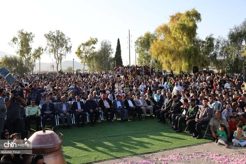 جشنواره با بوی گل و گلاب میمند