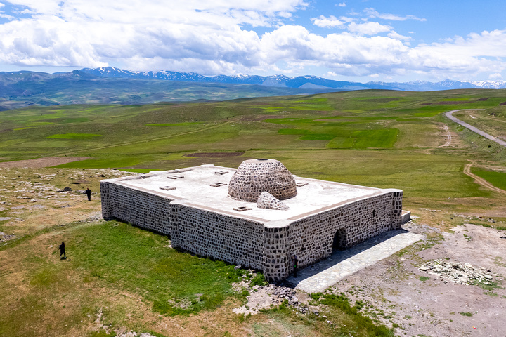 کاروانسرای جهانی شاه عباسی نیر