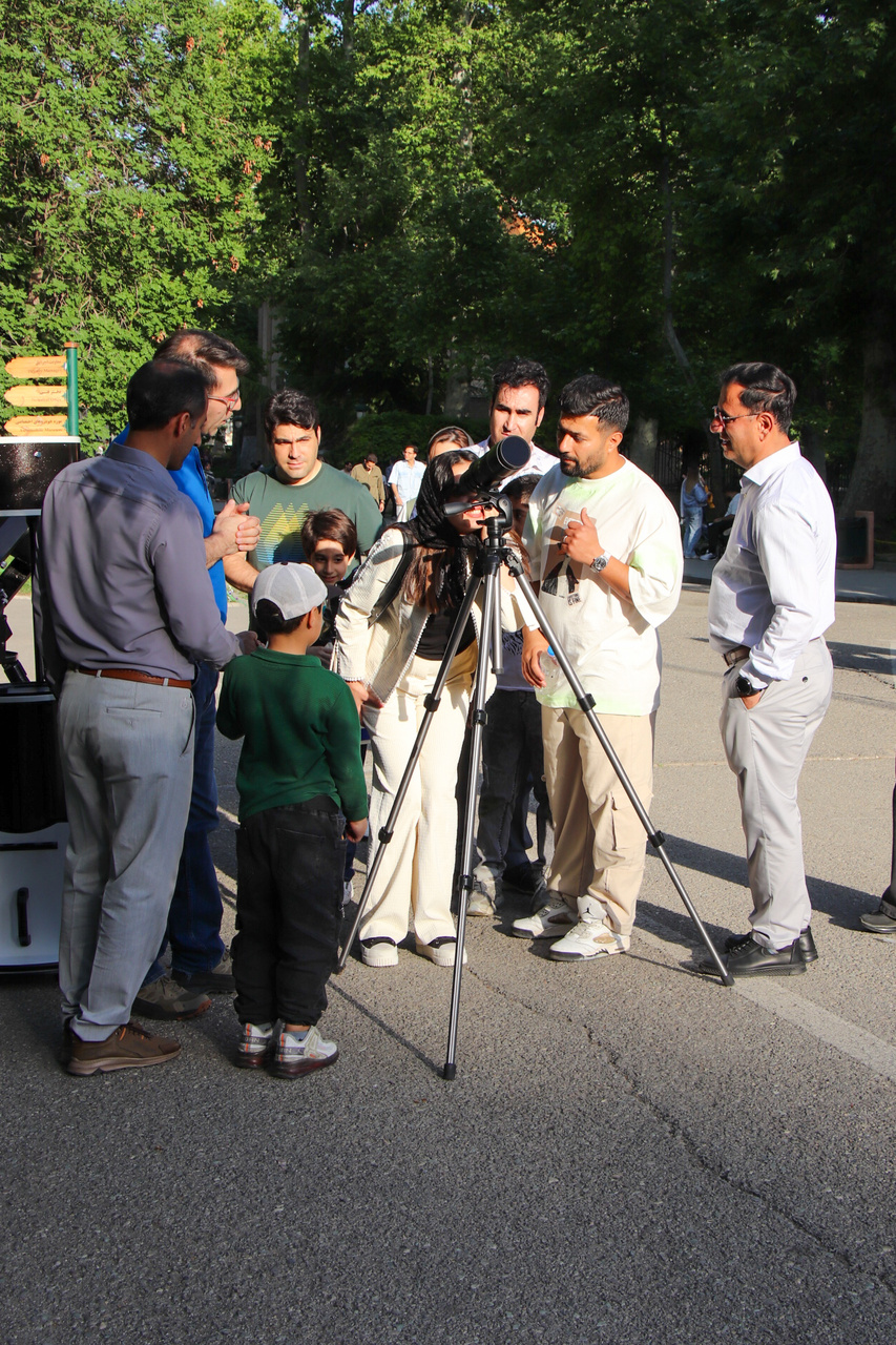 نجوم در دل تاریخ؛ رصد ماه و مشتری در شب علمی «هفته جهانی نجوم»