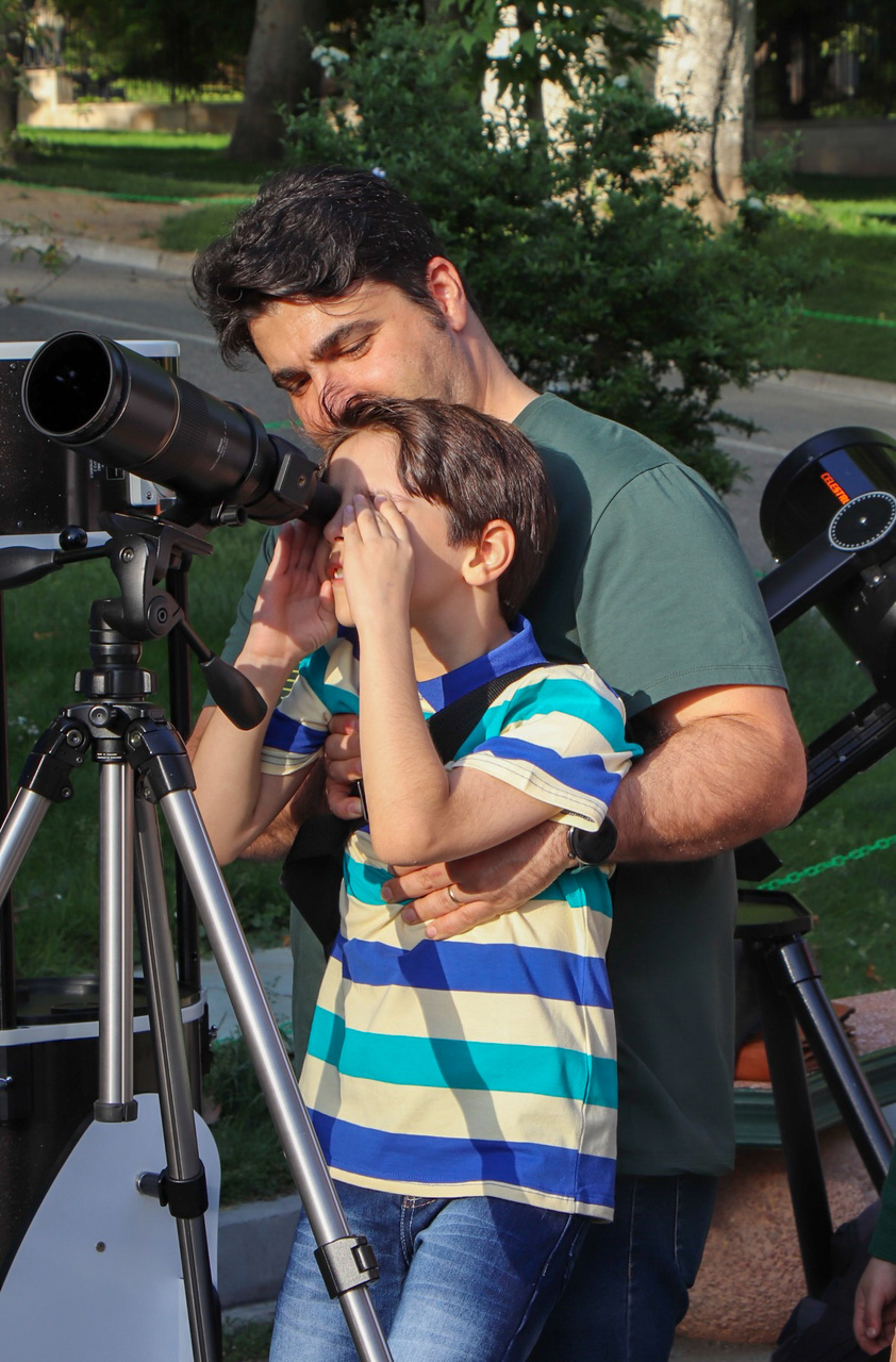 نجوم در دل تاریخ؛ رصد ماه و مشتری در شب علمی «هفته جهانی نجوم»