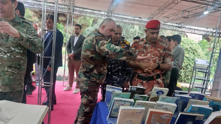 نمایش ۷۰ جلد کتاب نفیس از مرکز اسناد و کتابخانه پژوهشگاه میراث فرهنگی در نمایشگاه روز ملی خلیج‌فارس