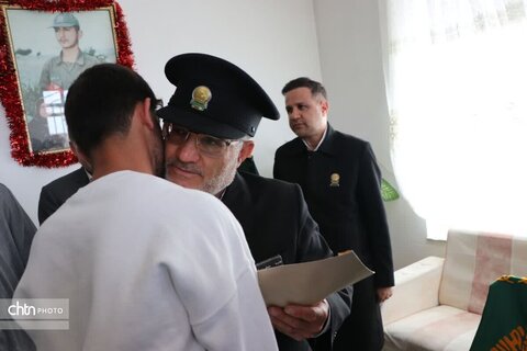 روایت حضور کاروان زیرسایه خورشید در آذربایجان غربی از قصه اشک و لبخند