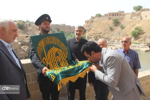 سازه‌های آبی شوشتر میزبان خادمان‌الرضا (ع) شد/ مطالبه مردمی برای سامان‌دهی املاک تاریخی با مالکیت آستان قدس