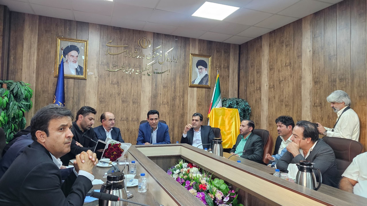 آیین رونمایی کتاب یاسوج