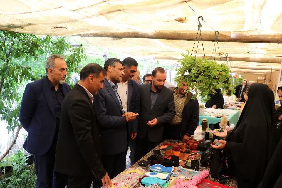 برگزاری سومین جشنواره گل محمدی در روستای خوزنین قزوین