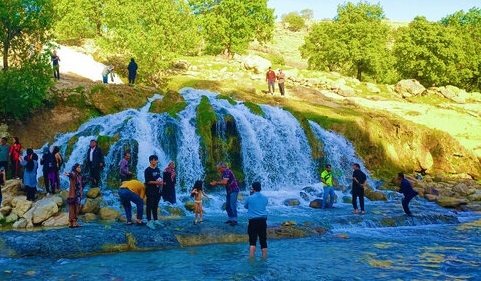 آبشار آبریز دهدشت