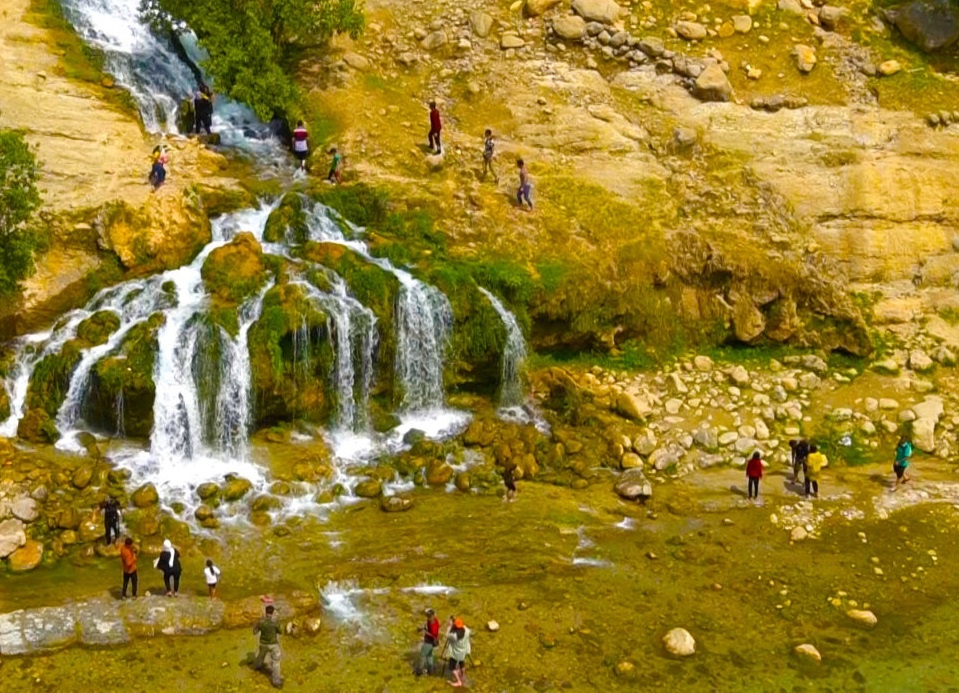 آبشار آبریز دهدشت