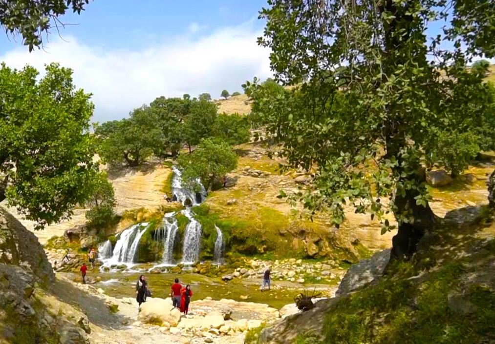 آبشار آبریز دهدشت