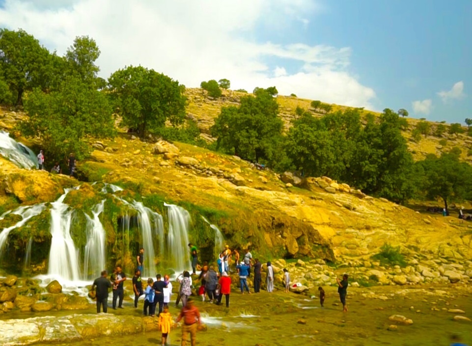 آبشار آبریز دهدشت