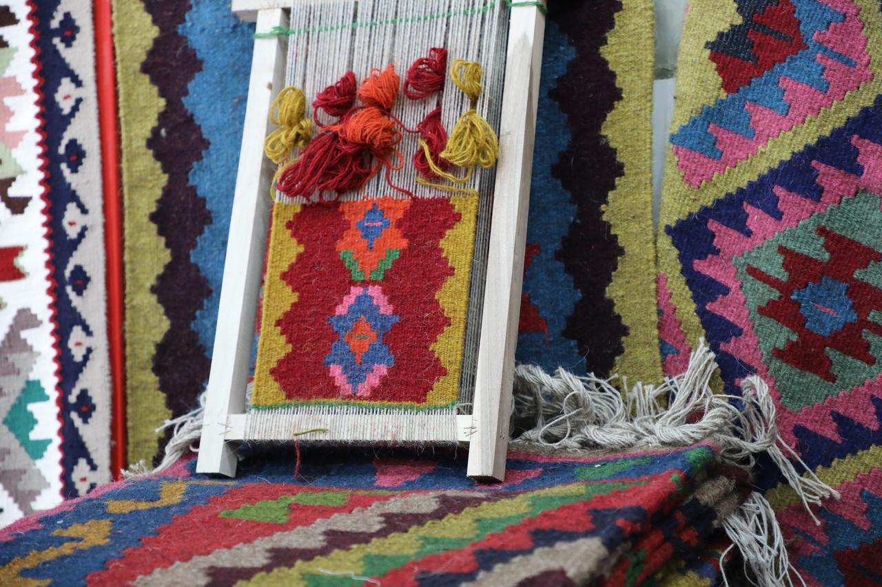 «عنبران»، شهر ملی گلیم در انتظار ثبت جهانی