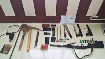 باند مسلح در اراضی آهق و خرمازرد شناسایی و متلاشی شد/ ۷ حفار غیرمجاز به‌همراه سلاح‌های گرم و سرد بازداشت شدند