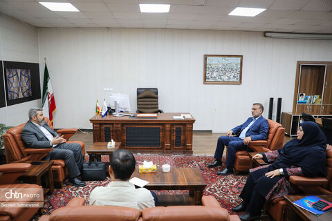 دیدار نماینده ارامنه جنوب کشور با مدیرکل میراث‌فرهنگی خوزستان