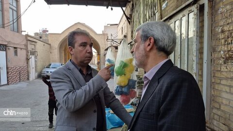حضور مدیرکل میراث فرهنگی، گردشگری و صنایع دستی یزد در بین مردم محله یعقوبی