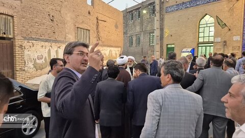 حضور مدیرکل میراث فرهنگی، گردشگری و صنایع دستی یزد در بین مردم محله یعقوبی