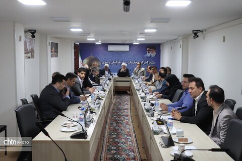 جانشین رئیس ستاد اجرایی خدمات سفر خراسان رضوی گفت: خدمت به زائران رضوی در دهه کرامت و دهه آخر صفر با رویکرد مردمی در خراسان و مشهد دنبال می‌شود.