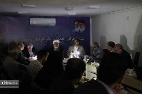 جانشین رئیس ستاد اجرایی خدمات سفر خراسان رضوی گفت: خدمت به زائران رضوی در دهه کرامت و دهه آخر صفر با رویکرد مردمی در خراسان و مشهد دنبال می‌شود.