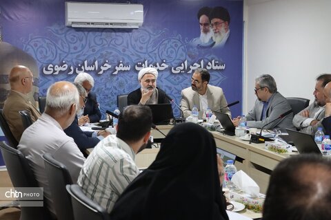 جانشین رئیس ستاد اجرایی خدمات سفر خراسان رضوی گفت: خدمت به زائران رضوی در دهه کرامت و دهه آخر صفر با رویکرد مردمی در خراسان و مشهد دنبال می‌شود.