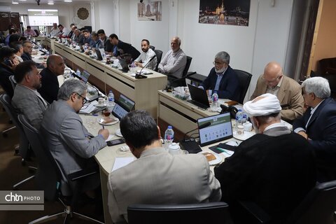 جانشین رئیس ستاد اجرایی خدمات سفر خراسان رضوی گفت: خدمت به زائران رضوی در دهه کرامت و دهه آخر صفر با رویکرد مردمی در خراسان و مشهد دنبال می‌شود.