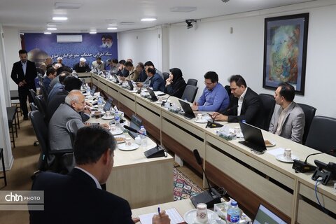 جانشین رئیس ستاد اجرایی خدمات سفر خراسان رضوی گفت: خدمت به زائران رضوی در دهه کرامت و دهه آخر صفر با رویکرد مردمی در خراسان و مشهد دنبال می‌شود.