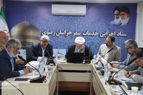 جانشین رئیس ستاد اجرایی خدمات سفر خراسان رضوی گفت: خدمت به زائران رضوی در دهه کرامت و دهه آخر صفر با رویکرد مردمی در خراسان و مشهد دنبال می‌شود.